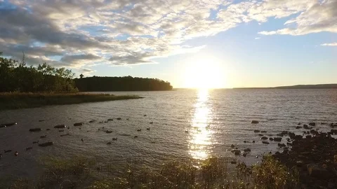 Inspirational River Sunset - Slow Motion Drone Landing Vidéo 75797058