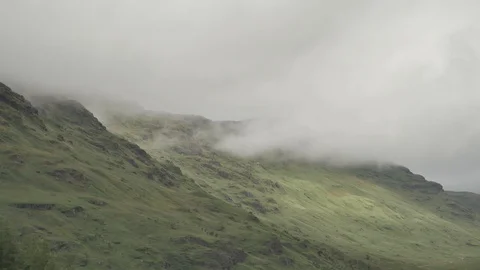 Inspiring time lapse in a Cloudy Day Reflected in a Quiet Small River Vidéo 97359132