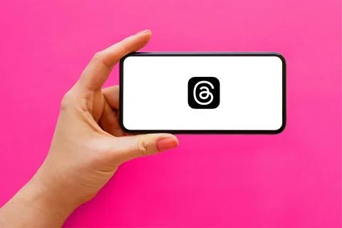 Instagram Threads app logos seen on screen. 스톡 사진