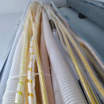 Installation path for patch core cables and fiber optics in the data center room 스톡 사진