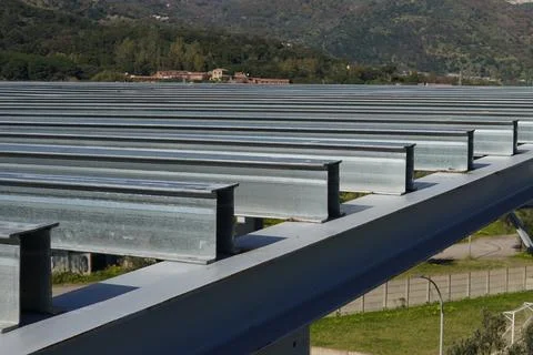 Installation, welding and assembly of load-bearing elements. 스톡 사진