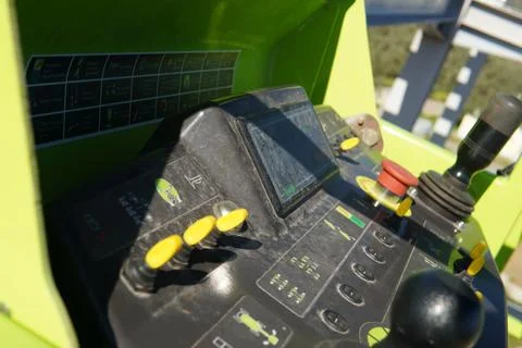 Installation, welding and assembly of load-bearing elements. 스톡 사진