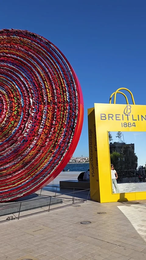 Installations and a contemporary art space at the Galataport waterfront Vídeo Stock 345783384