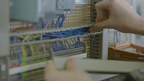 Installing cables in electronic board 스톡 동영상 141529393