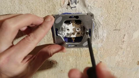 Installing an electrical outlet. 2 Shots. Видео 219949941