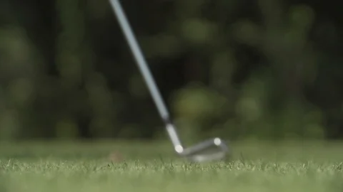 Installing the golf ball 動画素材 96012107