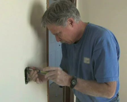 Installing Light Switch 1 Vidéo 284397