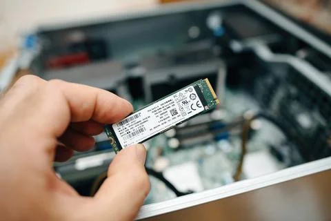 Installing NVMe SSD in Workstation Stock-Fotos