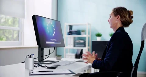 Installing Software Update Progress. Computer Loading Patch 스톡 동영상 244959890