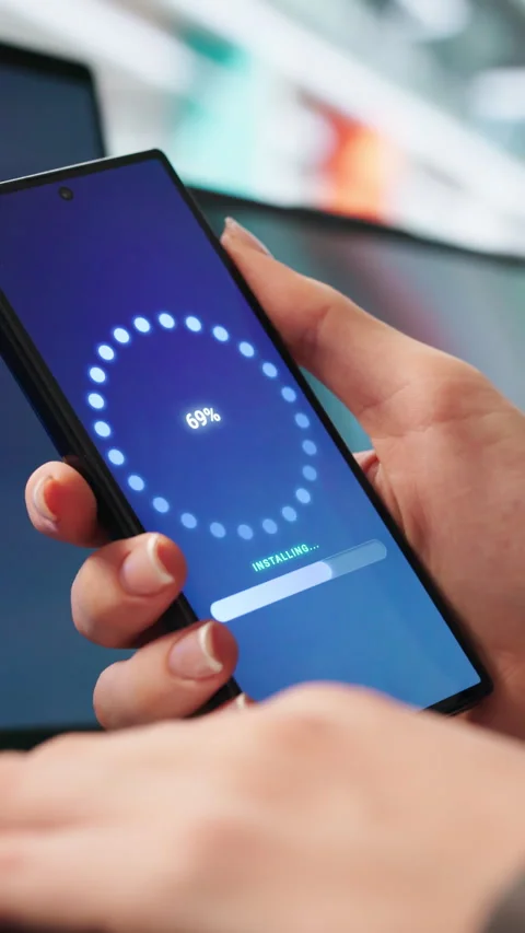 Installing Software Update Progress. Smart Phone Loading Patch 스톡 동영상 343890158