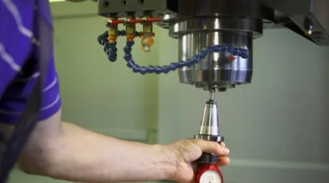 The installing tool into cnc machine Vidéo 55014905