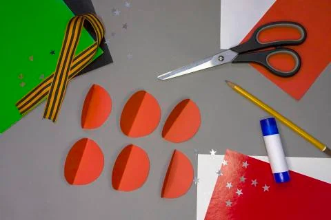 Instructions for step by step creating a DIY greeting card for May 9 Step 4 Stock Photos