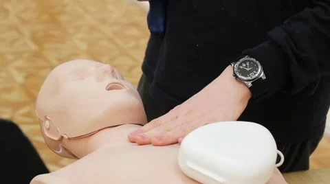The instructor teaches rescuers. Training in first aid. Stock-Footage 54413107