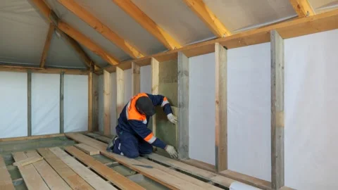 Insulation of a frame house with mineral wool. Cutting, fitting, laying Видео 328534608