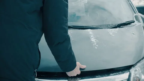 The insulation of the motor car in the winter Video stock 102888783