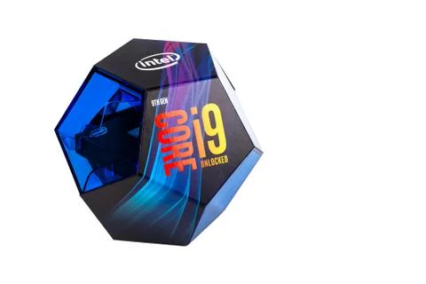 Intel Core i9 9900k CPU, modern 5ghz processor in a original blue box Stockfoto's