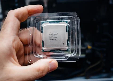 Intel Xeon E5-2687w v4 CPU processor in plastic package 스톡 사진