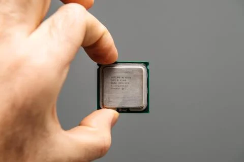 Intel Xeon X5268 CPU in man hand for serwer and workstation 스톡 사진