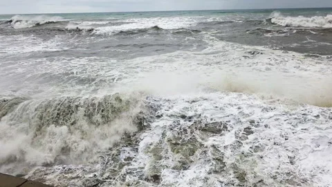 Intense ocean scene captured beautifully. Dramatic footage of turbulent marine Vídeo Stock 330268487