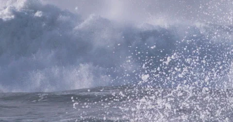 Intense ocean waves rolling storm conditions dynamic slow motion Stock-Footage 331331467
