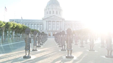 Intense sun flare in front of San Francisco's City Hall Stock Footage 95498077