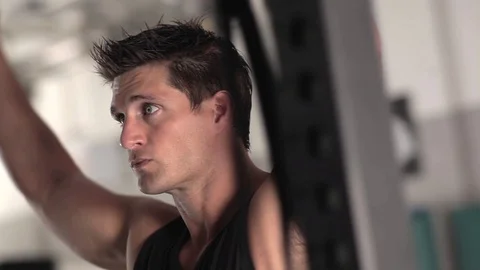 INTENSITY 動画素材 128557354