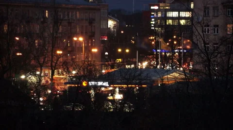 Intensive traffic flow at night in the city Video stock 45964447