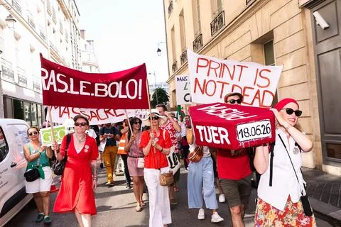 Inter-union demonstration in defense of journalism in France, Paris - 18 Jun 202 库存照片
