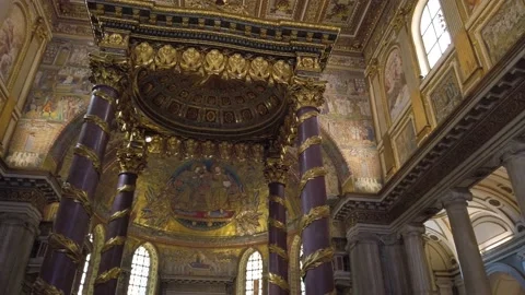 Inter view in the marvelous Basilica of Santa Maria Maggiore in Rome, Italy. 스톡 동영상 160230564