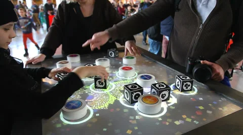 Interactive game  with cubes Vidéo 35171970