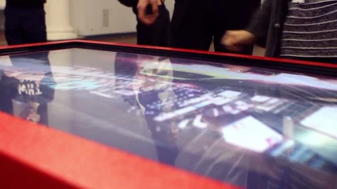 Interactive Tables 動画素材 77829057