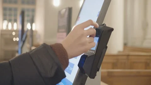 Interactive Technology Display in Modern Setting Vidéo 330668484