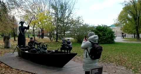 Interesting sculptural composition: Ded Mazay rescues hares,  photography Stock Footage 68731316
