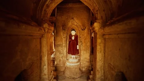 Interior of the ancient temples in Bagan eim ya kyaung Myanmar 库存影片 141047137