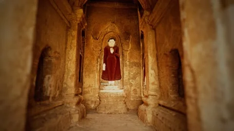 Interior of the ancient temples in Bagan eim ya kyaung Myanmar 스톡 동영상 141417084