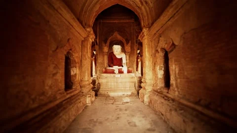 Interior of the ancient temples in Bagan eim ya kyaung Myanmar Vídeo Stock 144625566