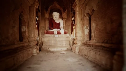 Interior of the ancient temples in Bagan eim ya kyaung Myanmar Vídeo Stock 145182971