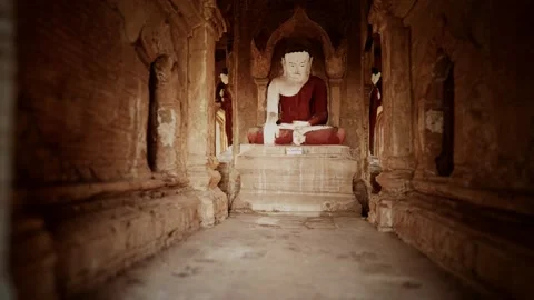 Interior of the ancient temples in Bagan eim ya kyaung Myanmar 스톡 동영상 146583540