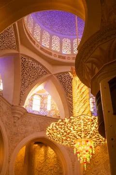 Interior architectural details of the sublime Abu Dhabi mosque - United Ara.. Stock Photos