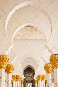 Interior architectural details of the sublime Abu Dhabi mosque - United Ara.. Stock Photos