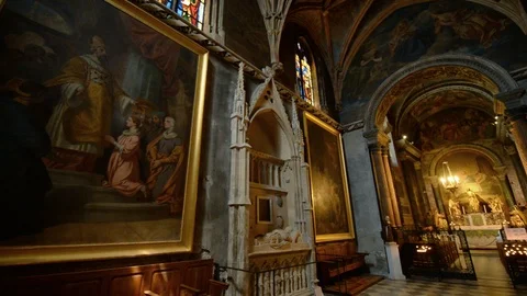 Interior of the Avignon Cathedral, Notre Dame des Doms d'Avignon, Avignon,France Stock Footage 86892001