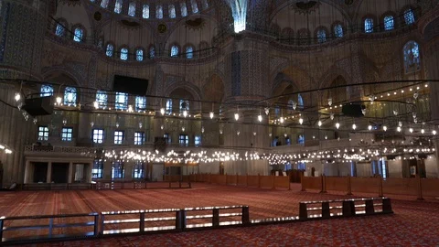 Interior of Blue Mosque (Sultanahmet mosque) in Istanbul, Turkey. Видео 95793764
