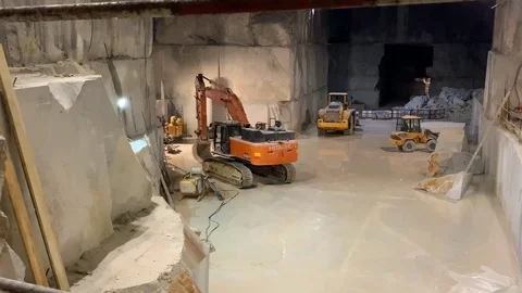 Interior of a Carrara marble quarry Video stock 116176783