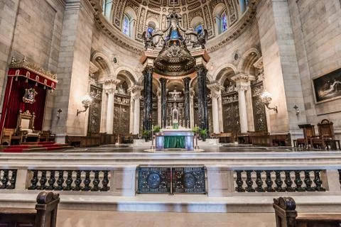 Interior of cathedral of saint paul Stock Photos