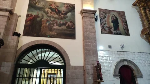 Interior of the cathedral of San Cristobal in Cusco, Peru 스톡 동영상 288993204