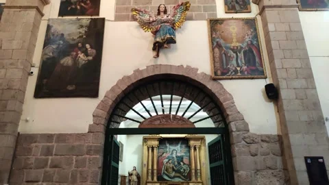 Interior of the cathedral of San Cristobal in Cusco, Peru 스톡 동영상 288993501