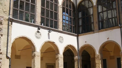 Interior courtyard of an old palace in Piazza Grande in Arezzo Stock Footage 113916527