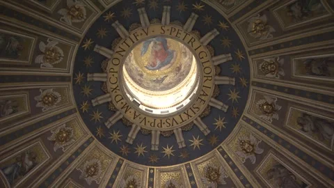 Interior Dome &amp; Oculus, Saint Peters Basilica, Vatican City Video stock 326509049