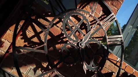 Interior element steampunk clock against a brick wall Vidéo 104047544