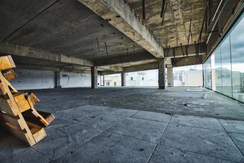 Interior of an empty floor of an office block under construction Foto stock
